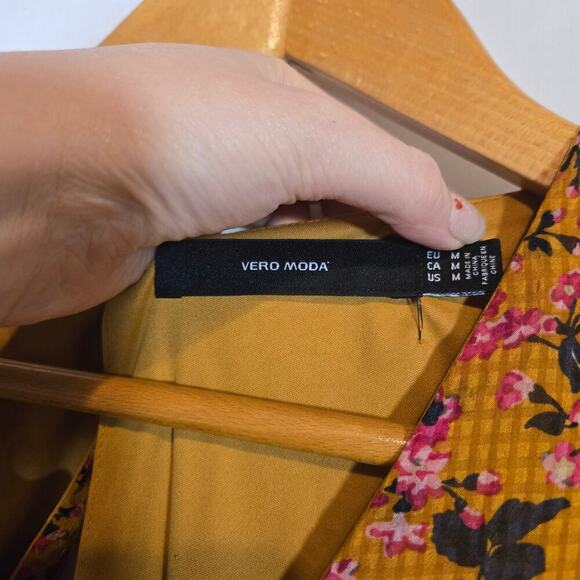 Vero Moda Medium Mustard Orange Floral Puff Sleeve Knee Dress Smocked Boho - Picture 3 of 12